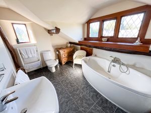 Ensuite- click for photo gallery